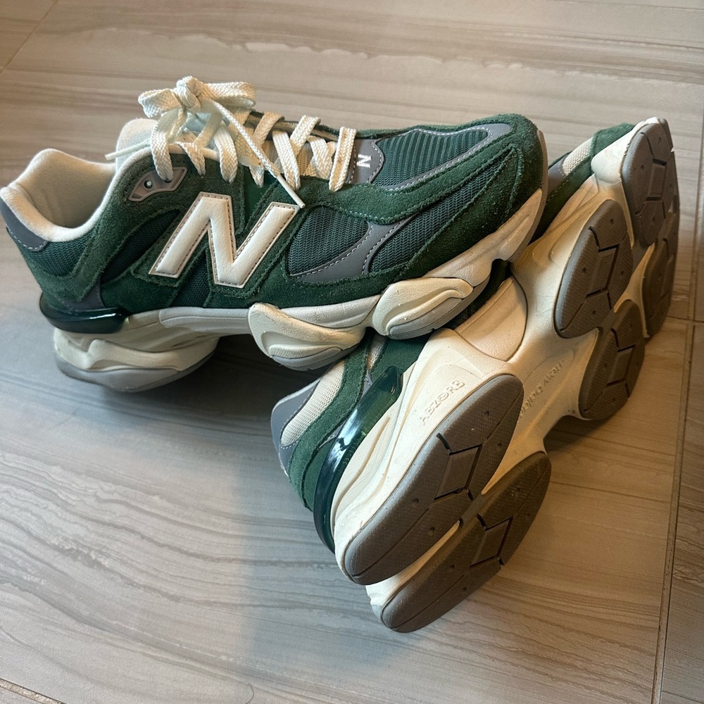 New Balance Green Sneakers